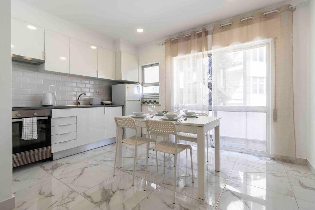 Modern Apartment Beach View Armacao de Pera Ngoại thất bức ảnh
